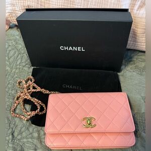 Pink Chanel crossbody wallet on chain